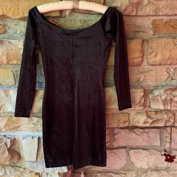 Betsey Johnson Vintage 80’s stretch velvet dress w rosettes - Picture 2 of 5